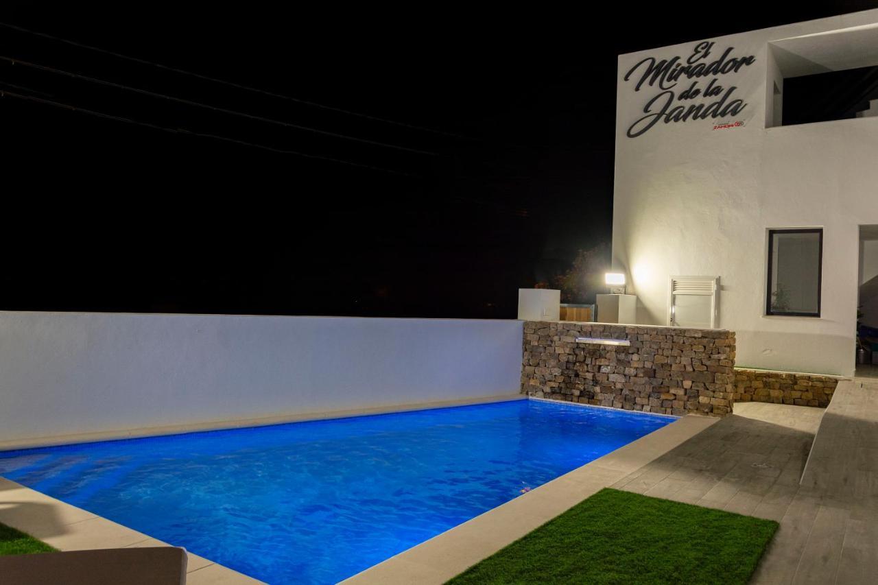 בנאלופ קסאס וייחאס Apartamentos El Mirador De La Janda מראה חיצוני תמונה